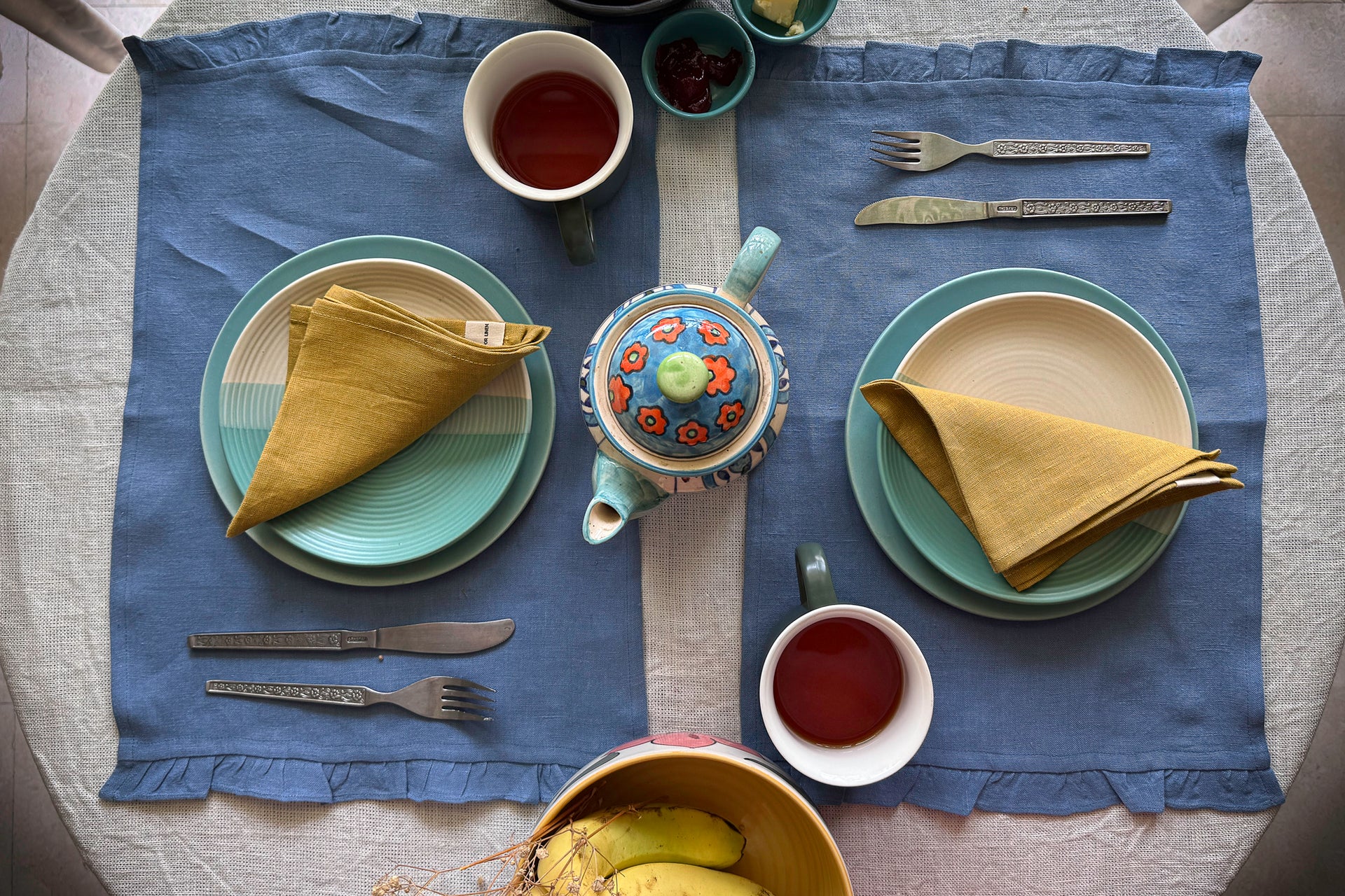 linen table placemats