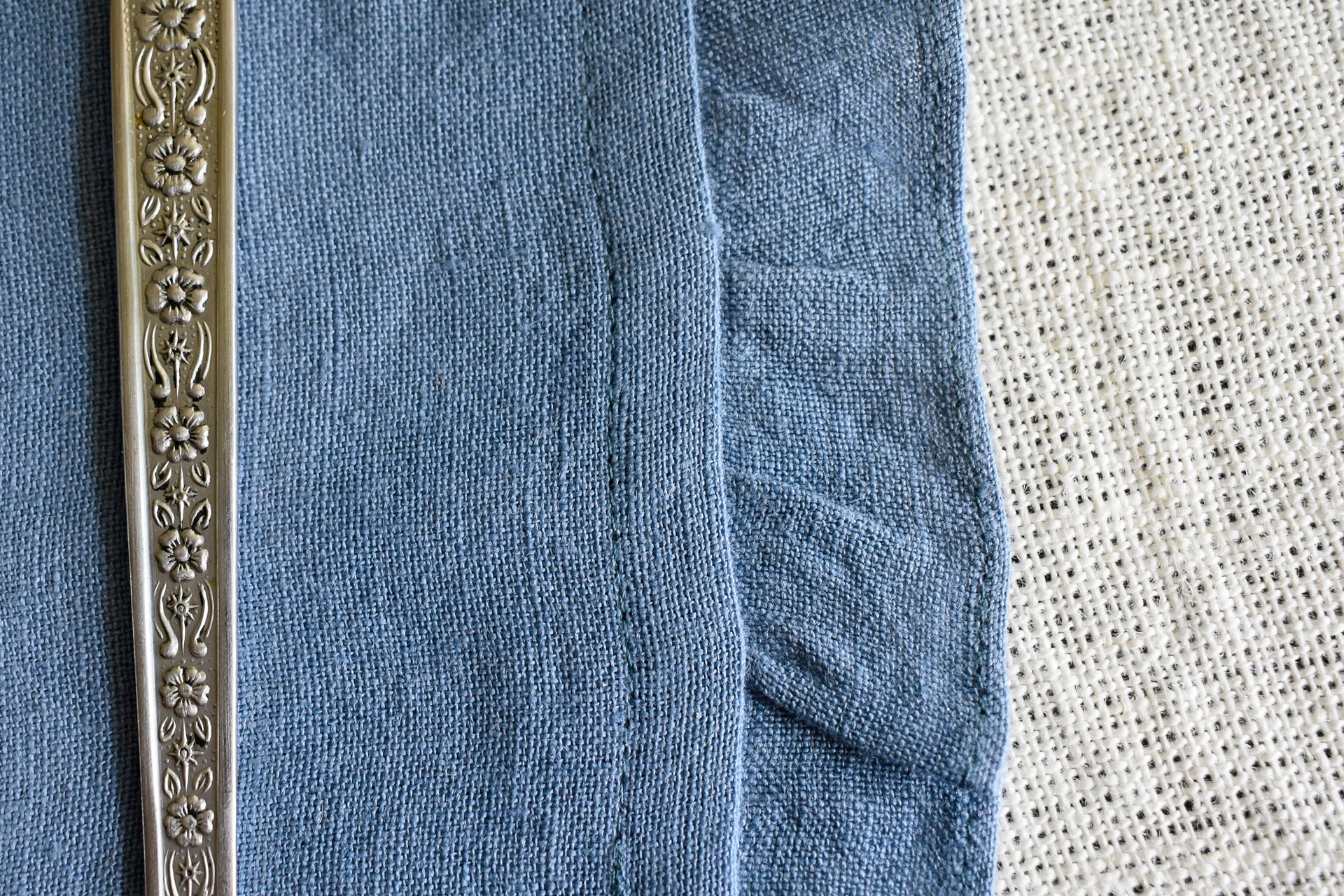 linen table placemats