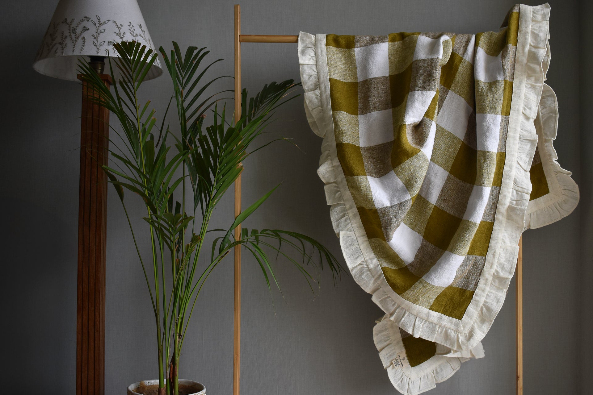 linen throws & blankets