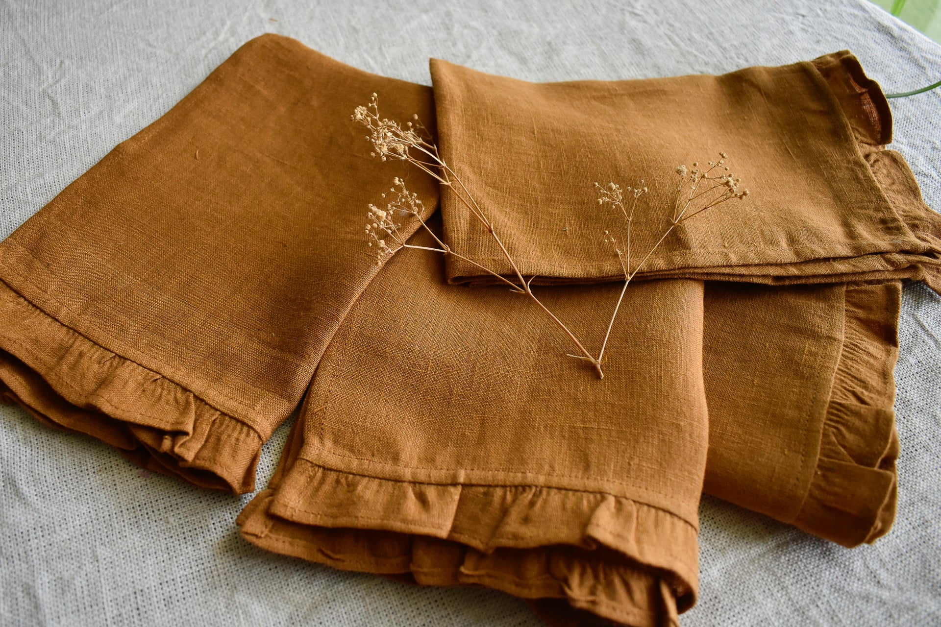 linen table placemats