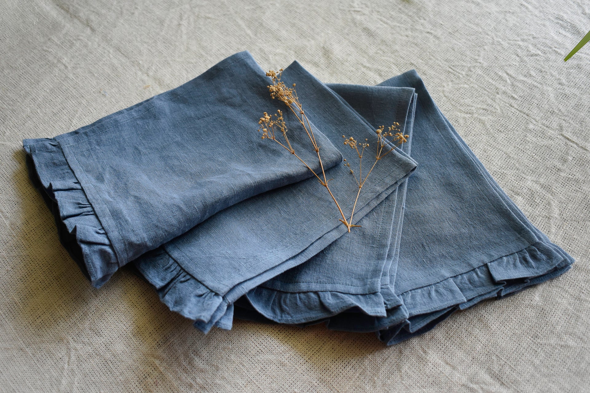 linen table placemats