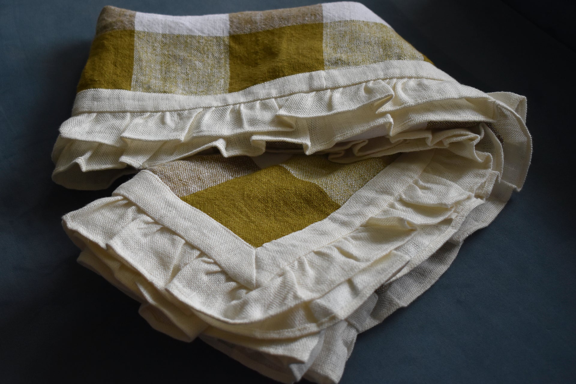 linen throws & blankets