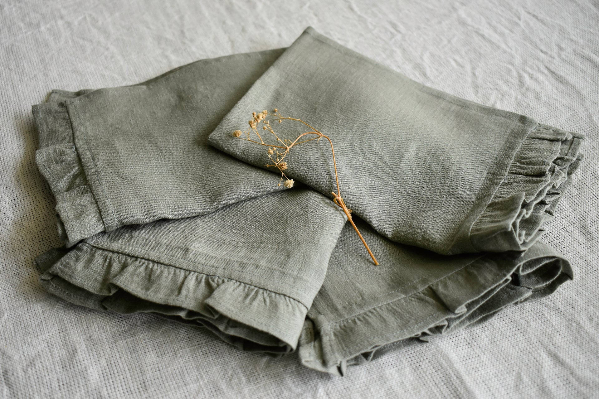 linen dining table placemats