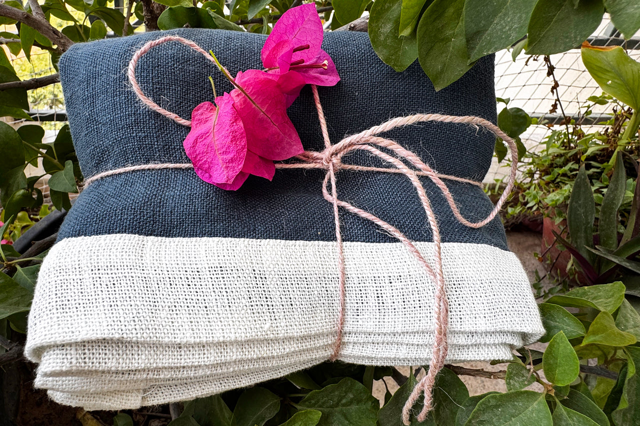 MAGPIE BLUE BATH TOWEL