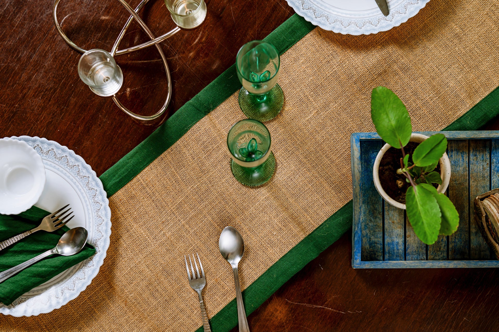 linen table runners