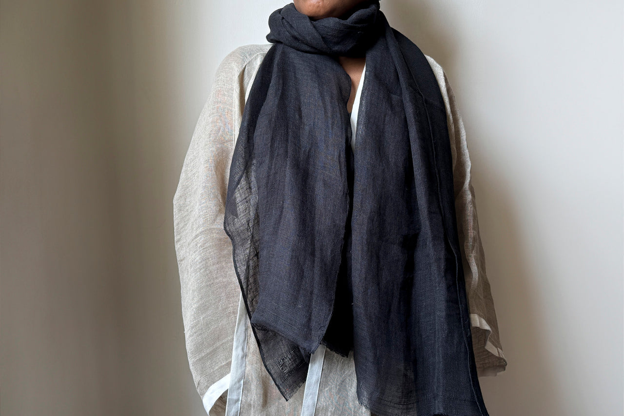 KOHL BLACK LINEN SHEER SCARF