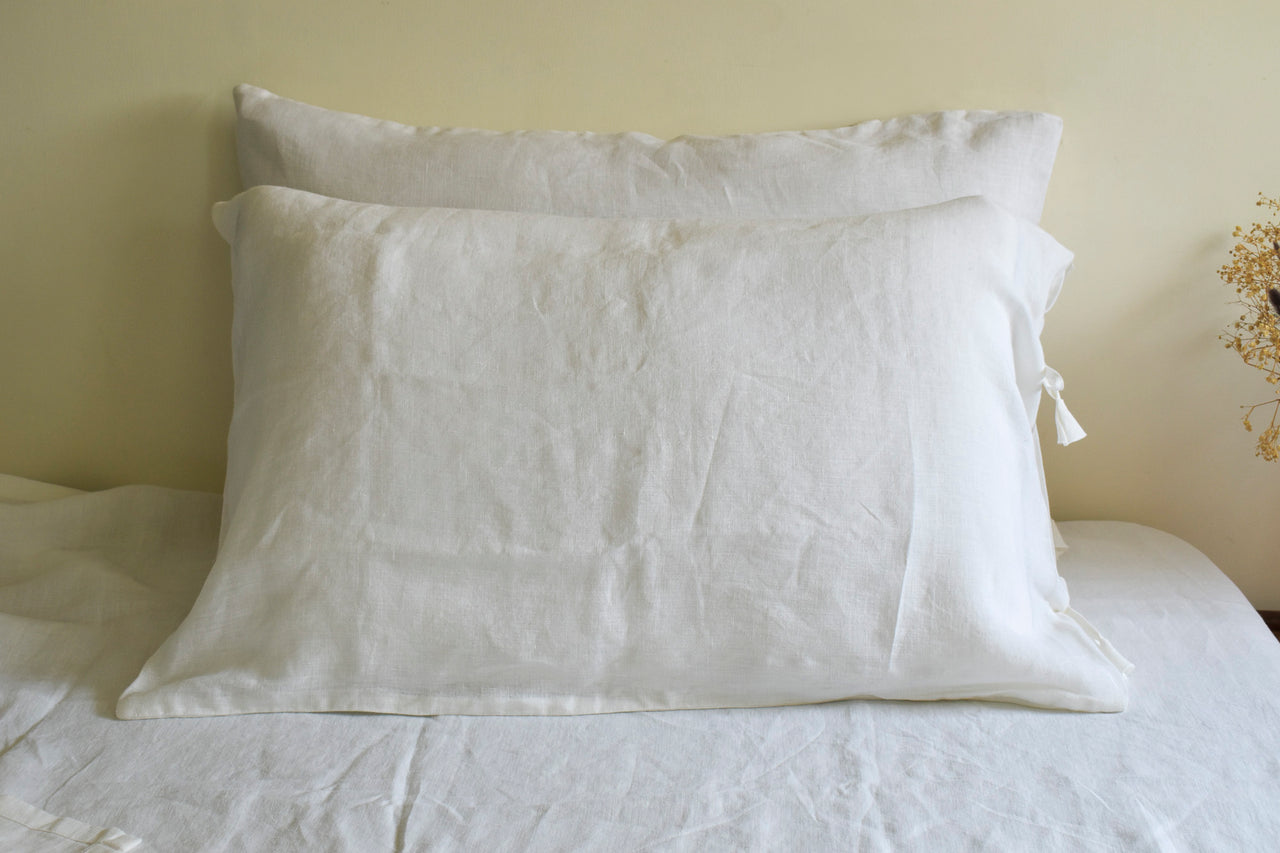 ALBUS WHITE LINEN PILLOW COVERS