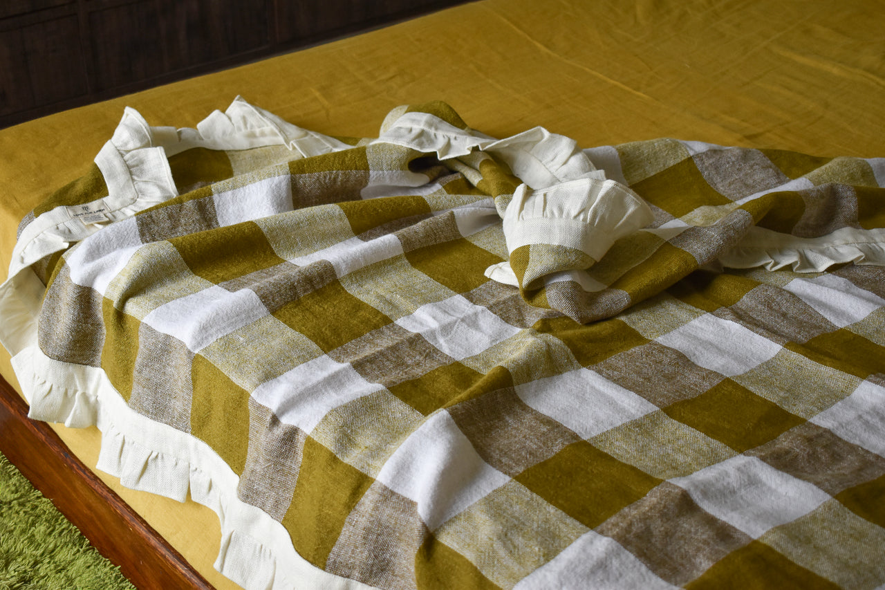 OLIVE RUFFLED THROW