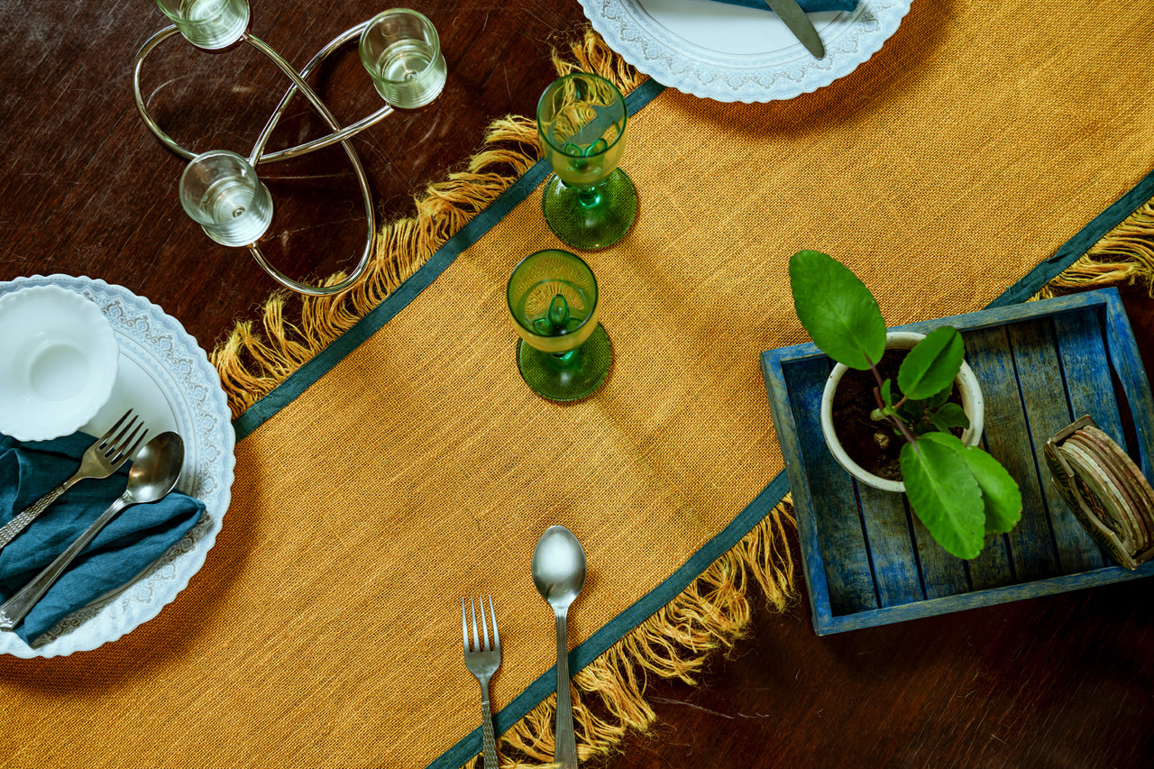 linen table runners